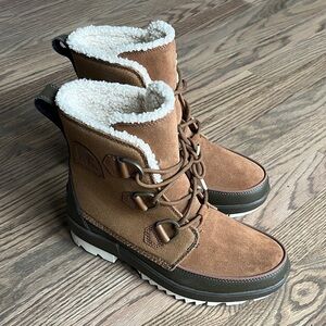 Sorel Tan(camel)and Brown Waterproof Boots with Faux Fur